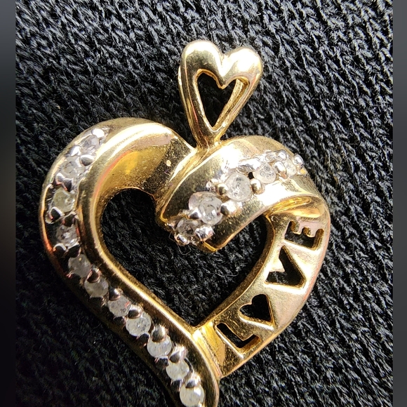 Natural Diamonds 10k yellow gold Love heart pendant - Picture 5 of 12